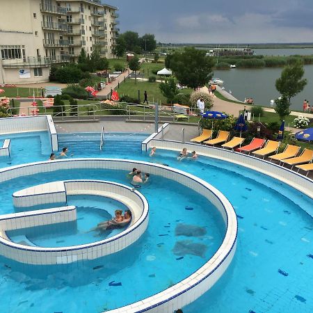 Aqua Apartman Superior Velence Exterior foto
