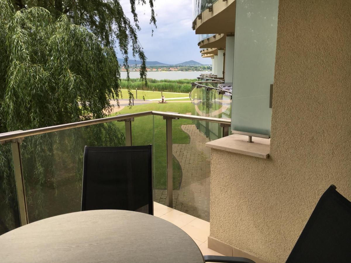 Aqua Apartman Superior Velence Exterior foto